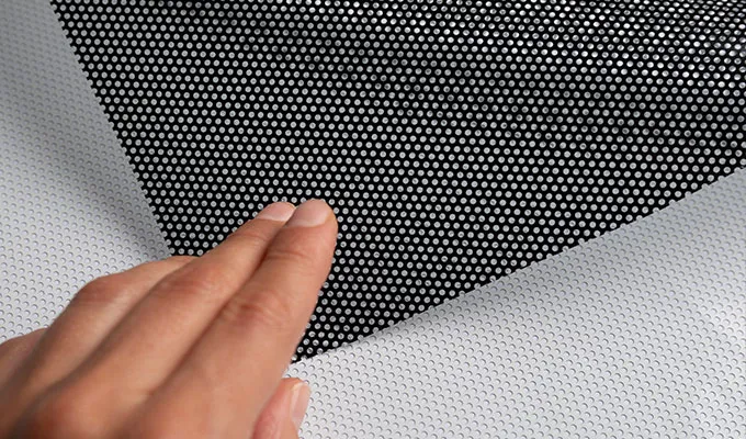 one way vision delikli cam filmi tac reklam donusturuldugu kaynak jpg